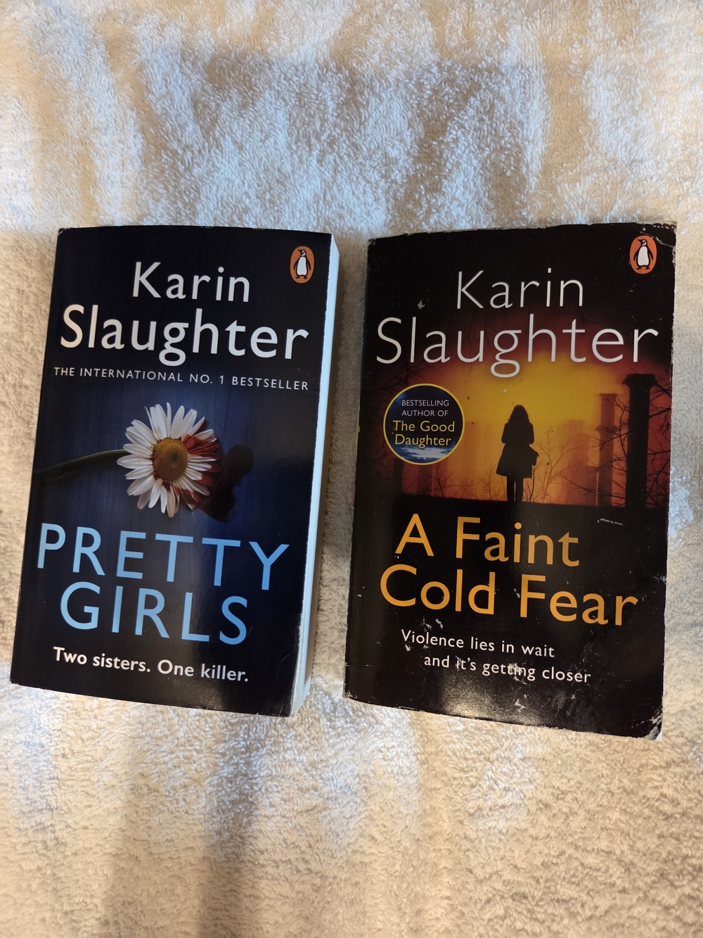 Penguin Paperback Books - Pretty Girls And A Faint Cold Fear By Karin Slaughter.